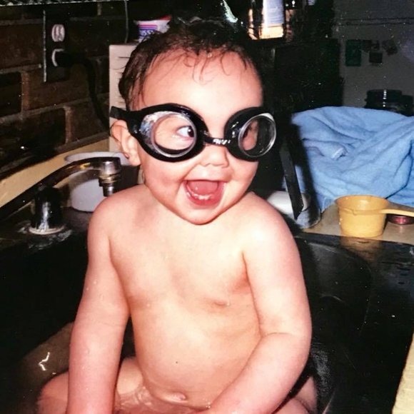 Meet your Posher, Katie - Picture 3 of 3